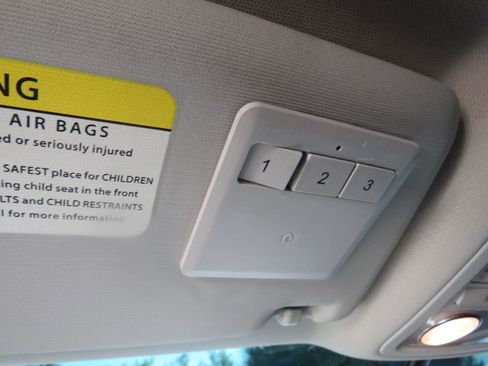 Used 2013 Volkswagen Passat TDI SEL Premium image 22