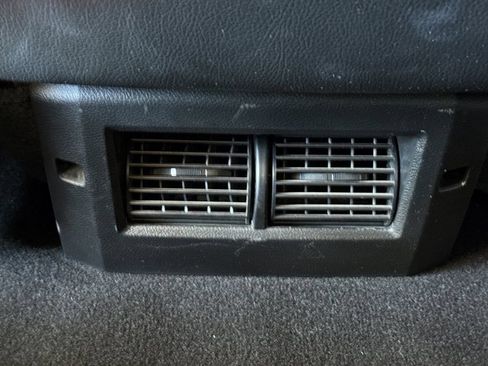 Used 2021 RAM 1500 Classic SLT RWD image 20