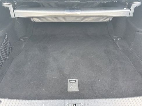 Used 2014 Mercedes-Benz E 550 4MATIC Sedan image 11