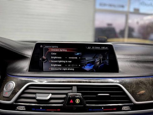 Used 2017 BMW 750i RWD image 22