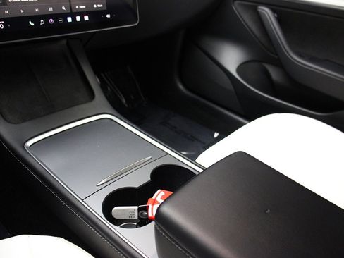 Used 2022 Tesla Model 3 image 45