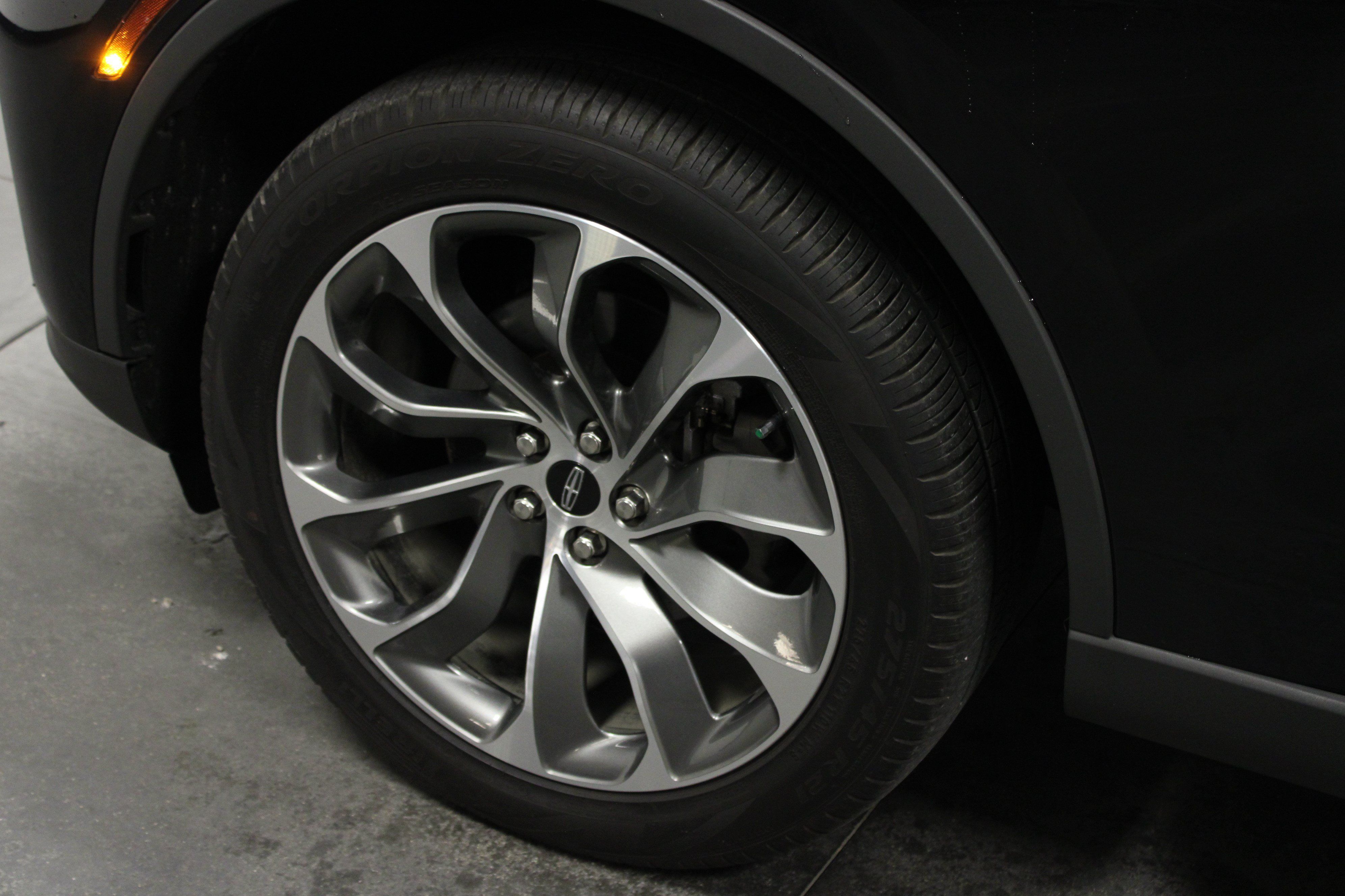 Used 2025 Lincoln Aviator AWD image 10