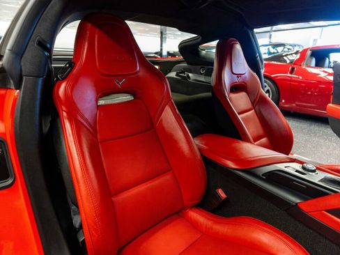 Used 2015 Chevrolet Corvette Z06 w/ 3LZ Preferred Equipment Group image 14