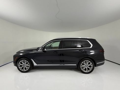 Used 2025 BMW X7 xDrive40i w/ Premium Package AWD/4WD image 2