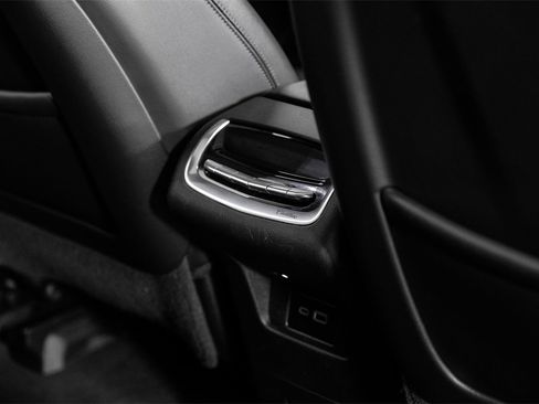 Used 2024 Cadillac XT6 Premium Luxury image 39