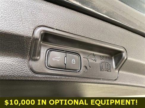 Used 2022 Ford Explorer XLT w/ Equipment Group 202A image 14