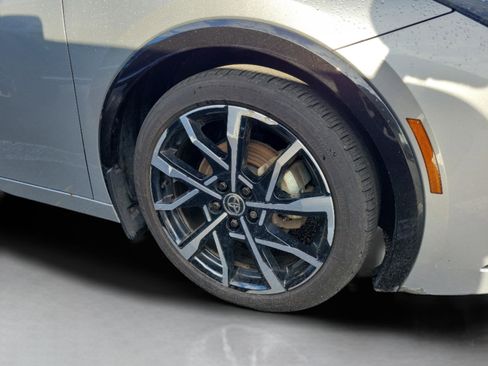 Used 2023 Toyota Prius Prime Premium image 15