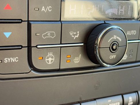 Used 2012 Chrysler Town & Country Touring-L w/ Entertainment Group #2 image 21