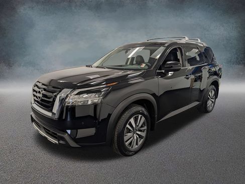 Used 2023 Nissan Pathfinder SL AWD/4WD image 1