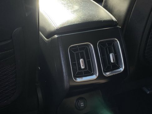 Used 2024 Kia Sorento EX w/ Panoramic Sunroof Package image 24