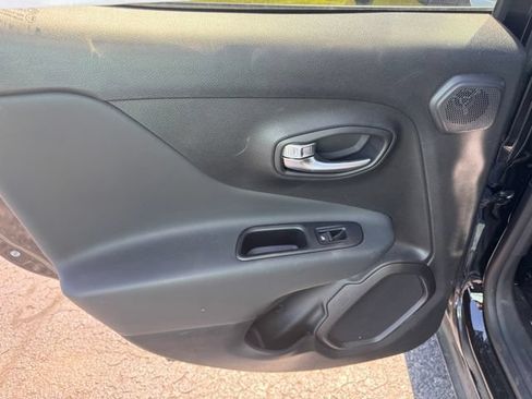 Certified 2022 Jeep Renegade Limited w/ Sun, Sound & Wheels Group AWD/4WD image 18