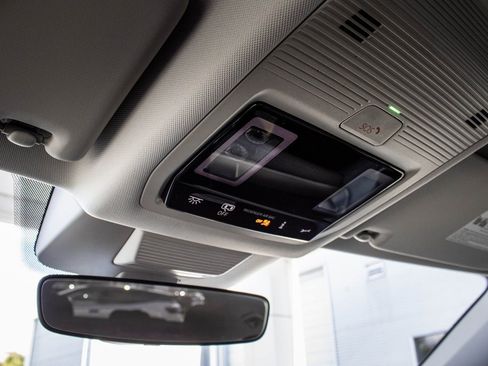 New 2025 Volkswagen Tiguan S image 39