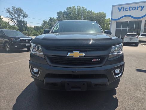 Used 2017 Chevrolet Colorado Z71 AWD/4WD image 2