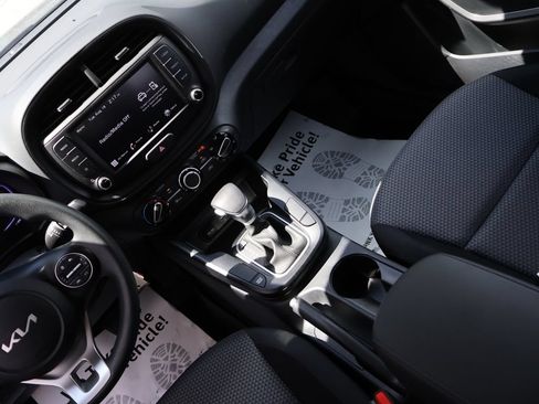 Used 2025 Kia Soul LX FWD image 15