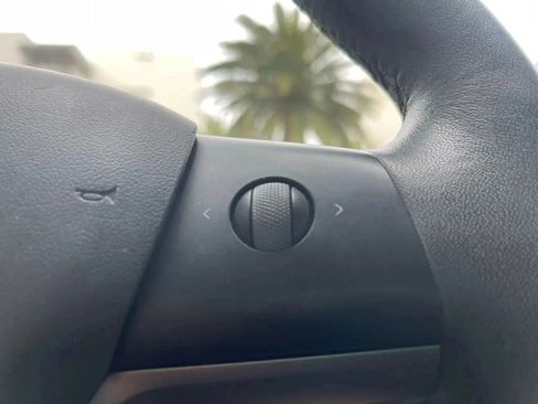 Used 2023 Tesla Model 3 Standard Range RWD image 36