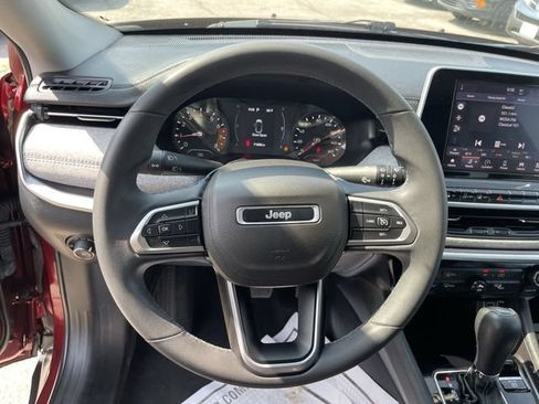 Used 2022 Jeep Compass Latitude AWD/4WD image 14