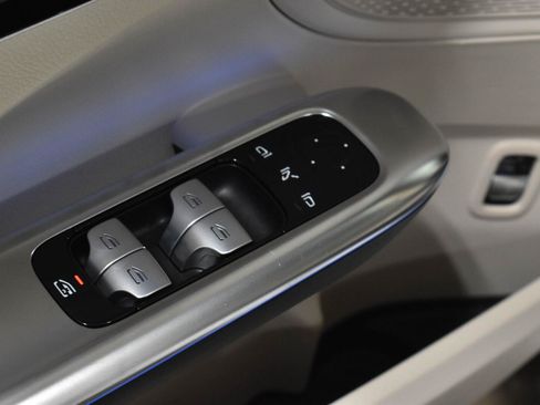 Used 2023 Mercedes-Benz C 300 4MATIC Sedan image 11