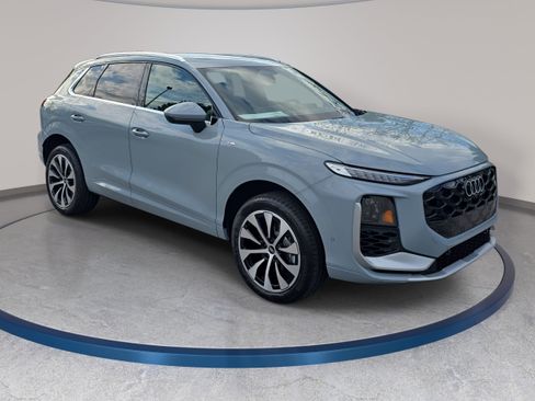 New 2026 Audi Q3 quattro 2.0T image 3