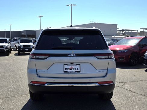 New 2025 Jeep Grand Cherokee Limited image 4