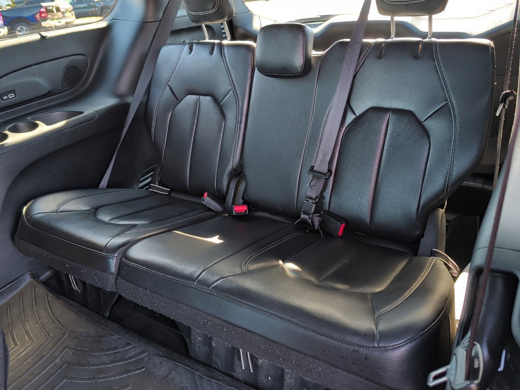 Used 2022 Chrysler Pacifica Touring-L w/ Uconnect Theater Family Group AWD/4WD image 36