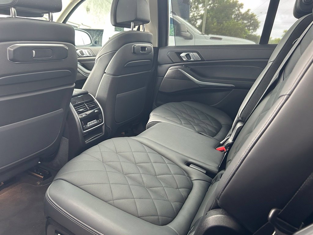 Used 2025 BMW X7 xDrive40i AWD/4WD image 48