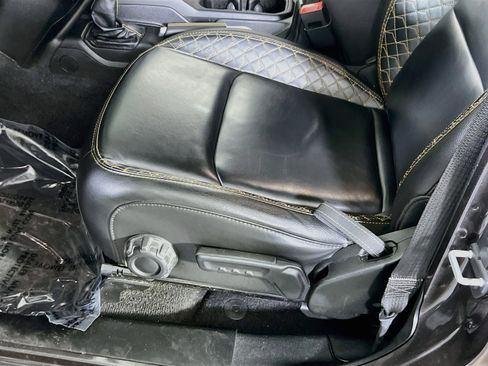 Used 2021 Jeep Wrangler Unlimited Sahara image 19