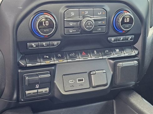 Used 2021 Chevrolet Silverado 1500 LTZ image 20