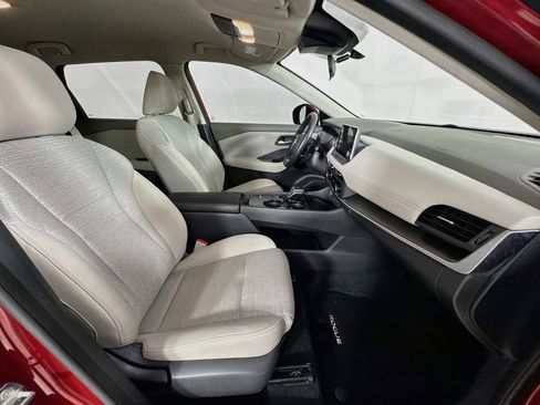 Used 2023 Nissan Rogue SV FWD image 35
