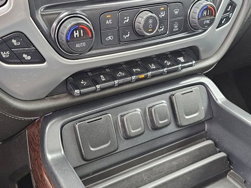 Used 2015 GMC Sierra 2500 SLT w/ Duramax Plus Package AWD/4WD image 28