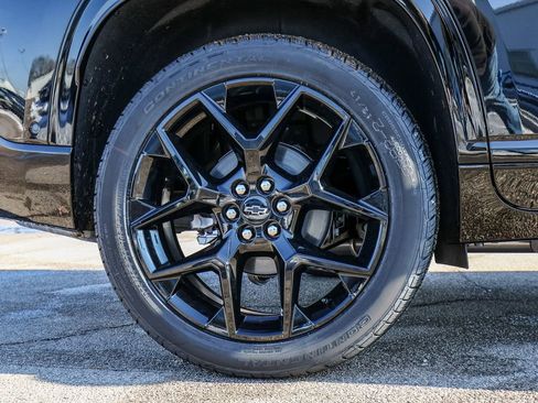 New 2026 Chevrolet Traverse RS w/ LPO, Floor Liner Package FWD image 9