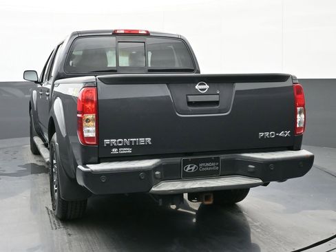 Used 2015 Nissan Frontier PRO-4X image 4