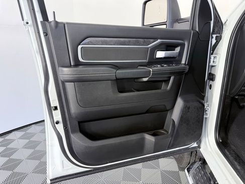 Used 2024 RAM 2500 Big Horn image 9