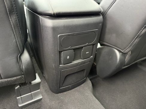 Used 2024 Ford Explorer XLT w/ Equipment Group 202A image 33