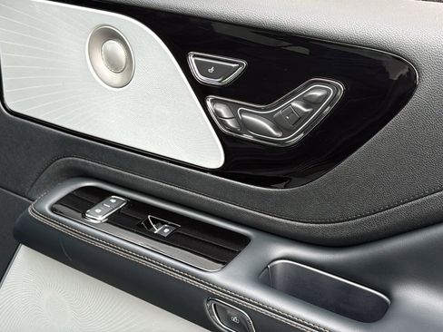 New 2026 Lincoln Aviator Reserve image 9