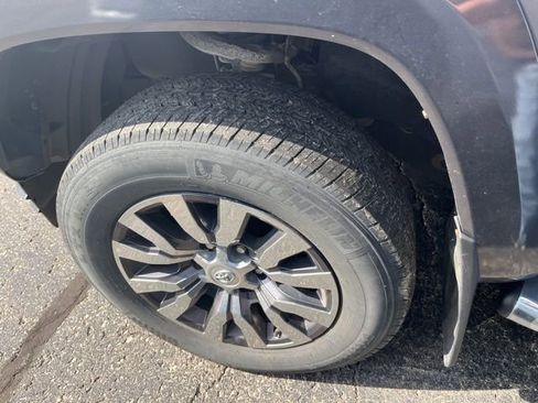 Used 2020 Toyota Tacoma Limited AWD/4WD image 3