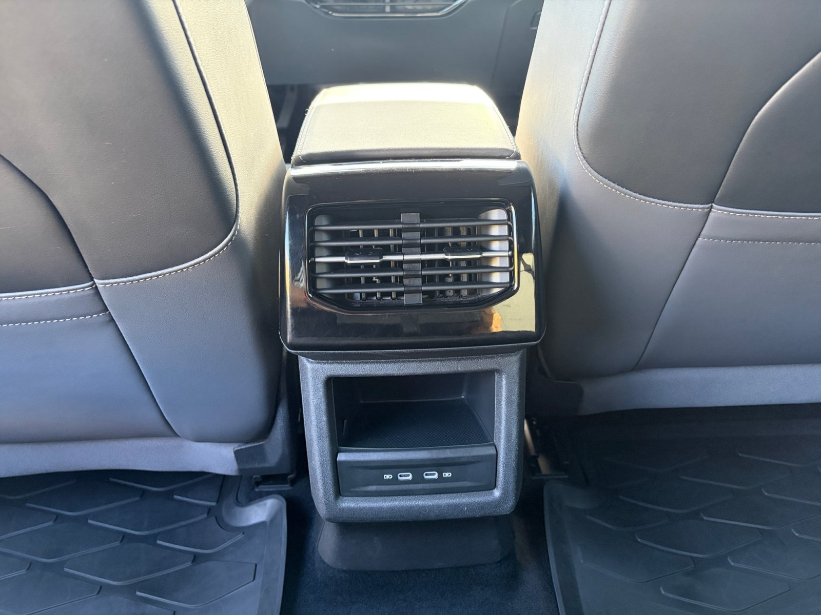 Used 2023 Volkswagen ID.4 Pro S AWD/4WD image 32