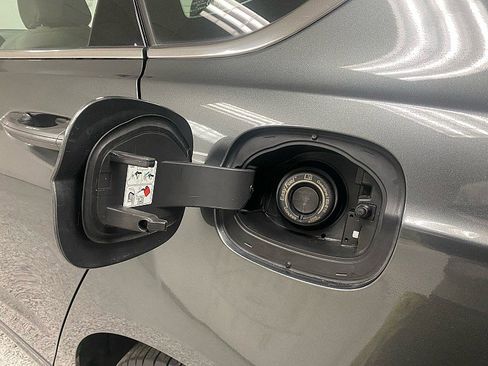 Used 2020 Ford Fusion SE image 13