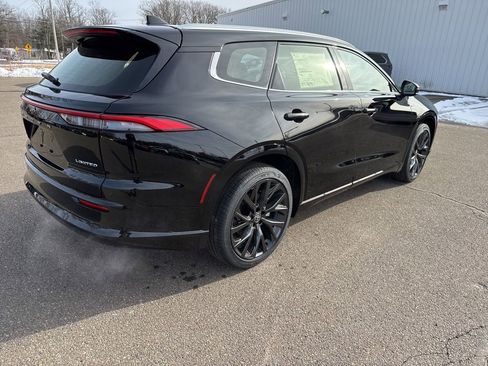 Certified 2025 Toyota Crown Signia Limited w/ Advanced Technology Package image 6