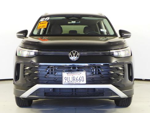 Used 2025 Volkswagen Tiguan S FWD image 3