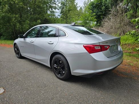 Used 2020 Chevrolet Malibu LS FWD image 3