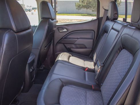 Used 2020 Chevrolet Colorado Z71 AWD/4WD image 12