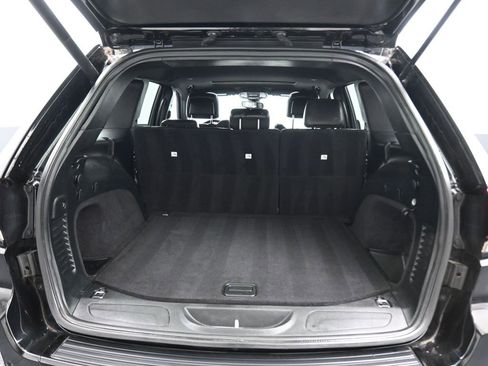 Used 2017 Jeep Grand Cherokee Altitude image 45