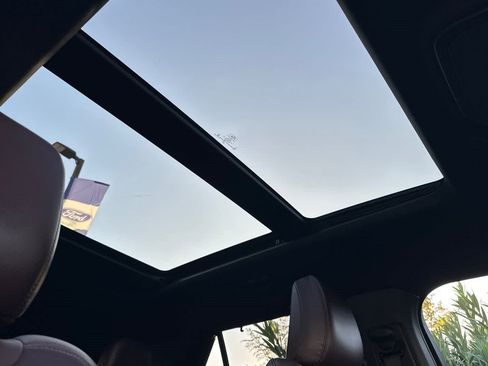 Certified 2023 Ford Explorer Platinum w/ Technology Package image 19