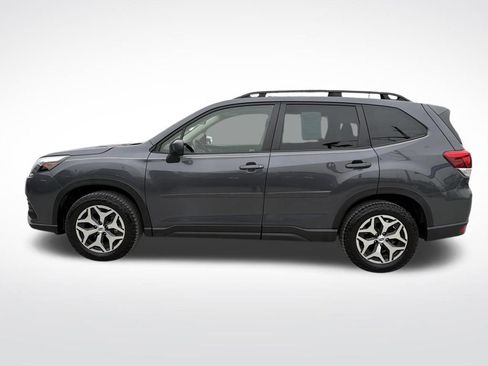Used 2023 Subaru Forester Premium image 12