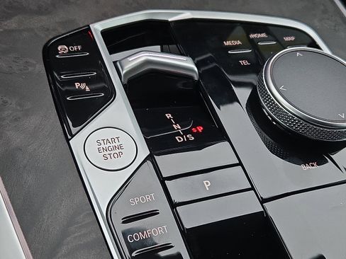 New 2026 BMW X5 xDrive40i w/ M Sport Package image 7