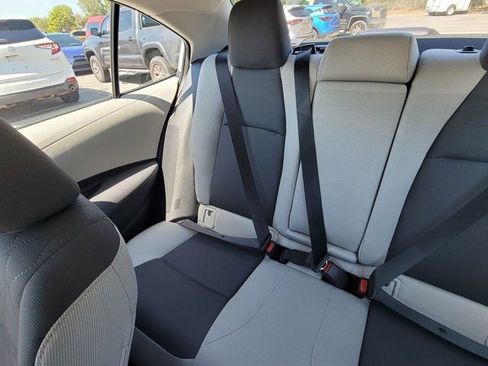 Used 2025 Toyota Corolla LE FWD image 4
