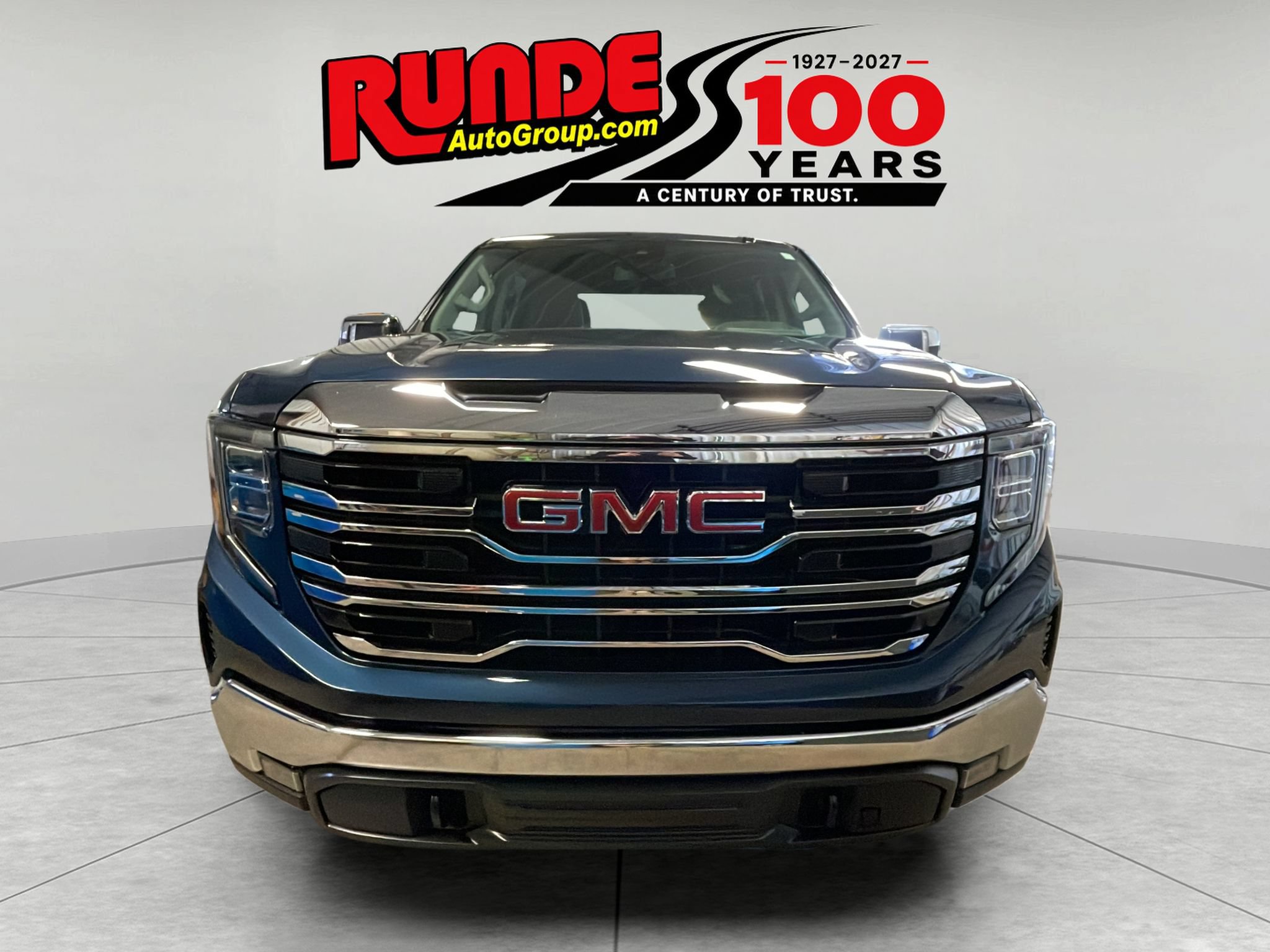 Used 2022 GMC Sierra 1500 SLT w/ SLT Premium Package AWD/4WD image 8