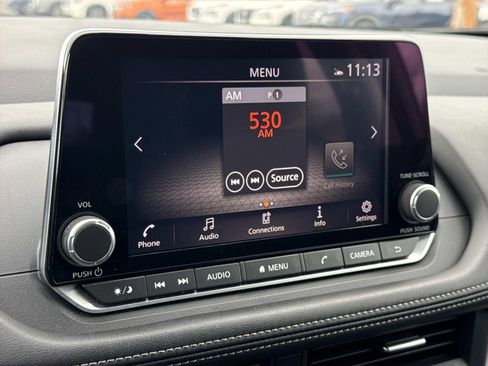 Used 2024 Nissan Rogue SV image 9