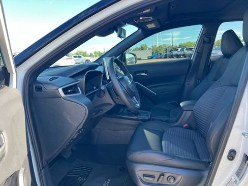 Used 2026 Toyota Corolla Cross AWD Hybrid w/ Convenience Package image 27
