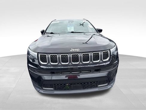 Used 2023 Jeep Compass Latitude w/ Sun and Sound Group AWD/4WD image 7
